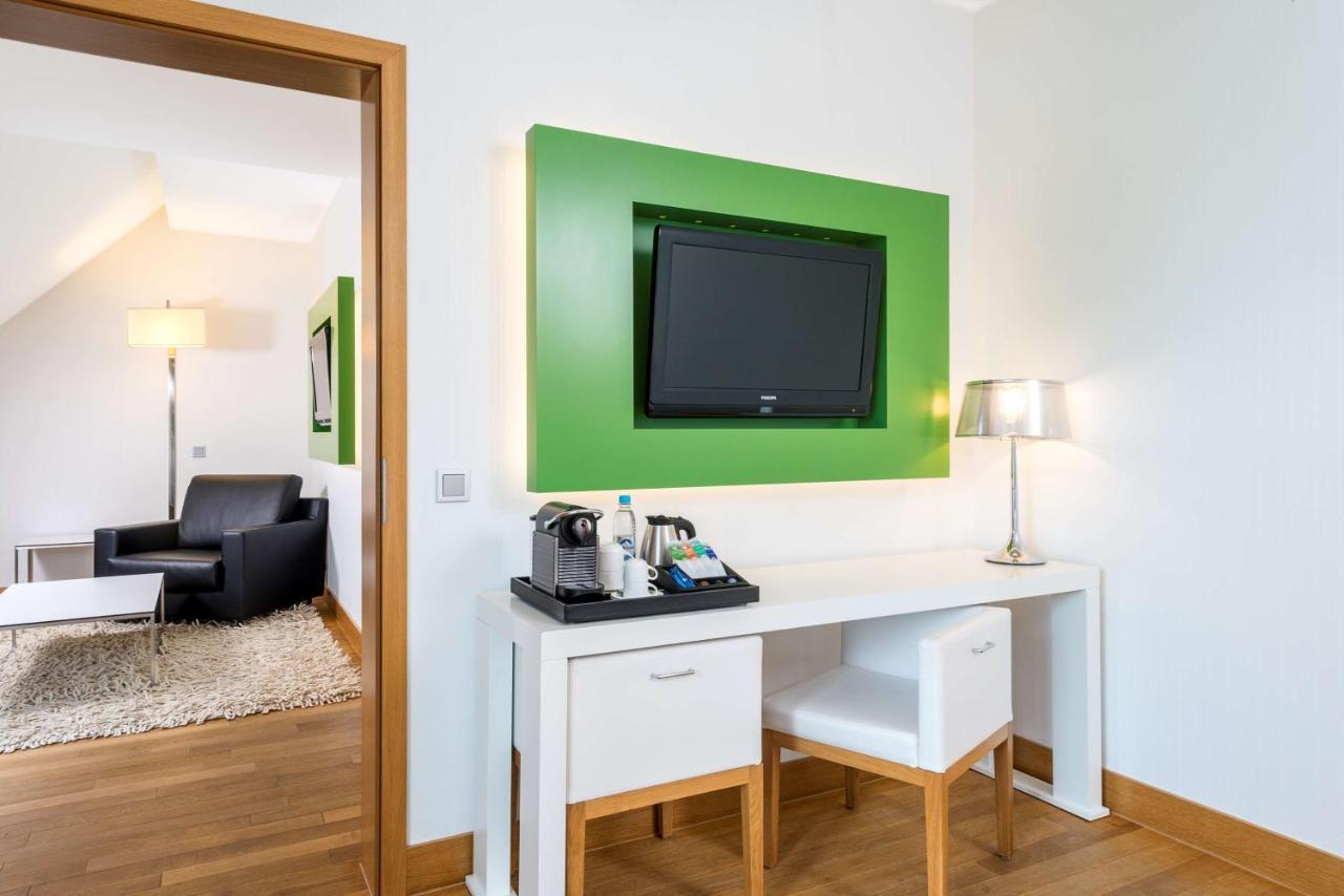 Nh Frankfurt Messe Hotel 4*